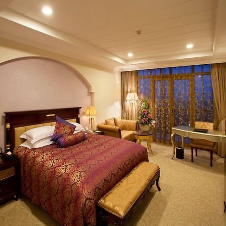 Q And X Hot Spring Resort Qingdao Exteriör bild
