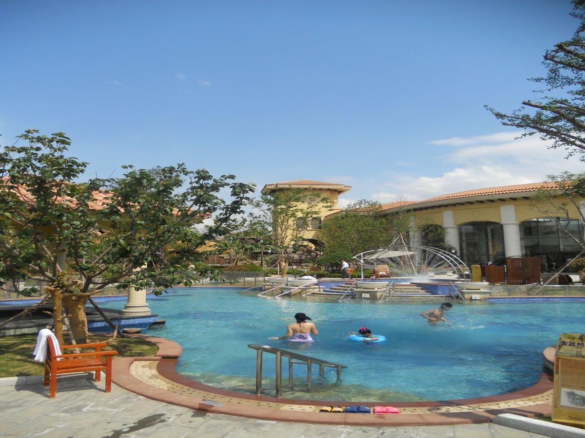 Q And X Hot Spring Resort Qingdao Exteriör bild